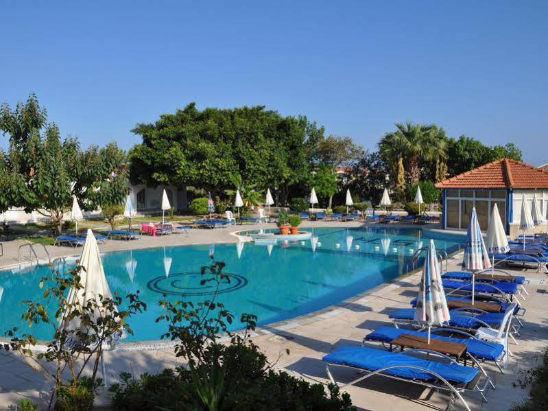 Sempati Hotel Lapithos  Luaran gambar